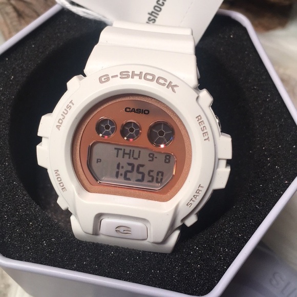 ⌚️✔️G-SHOCK®️ White and Rose gold Wrist Watch ✔️⌚️ - Picture 6 of 11